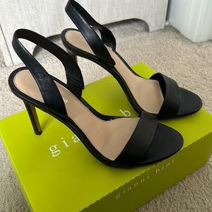 Gianni Bini black heels